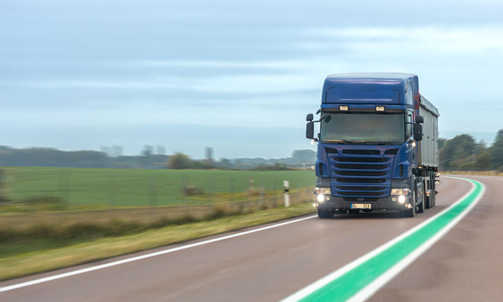 Autotrasportatore in viaggio